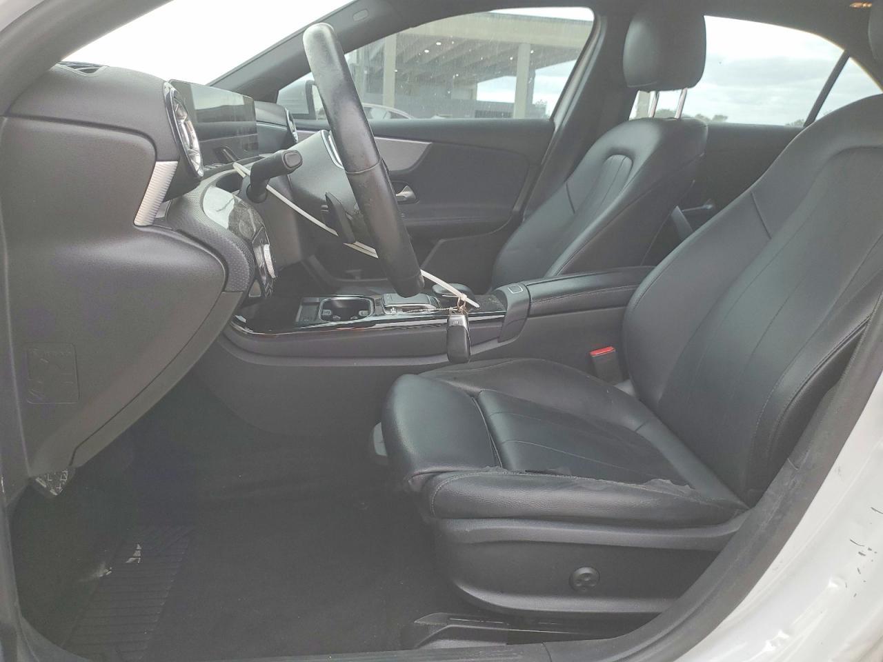 2019 Mercedes-Benz A 220 - zdjęcie 7