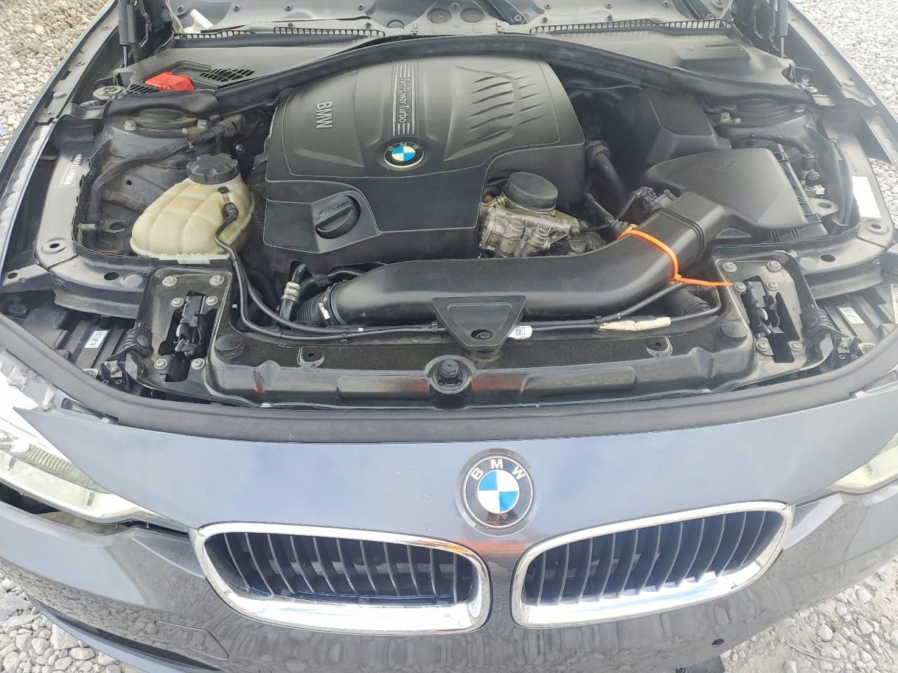 2015 BMW 335 Xi - zdjęcie 11