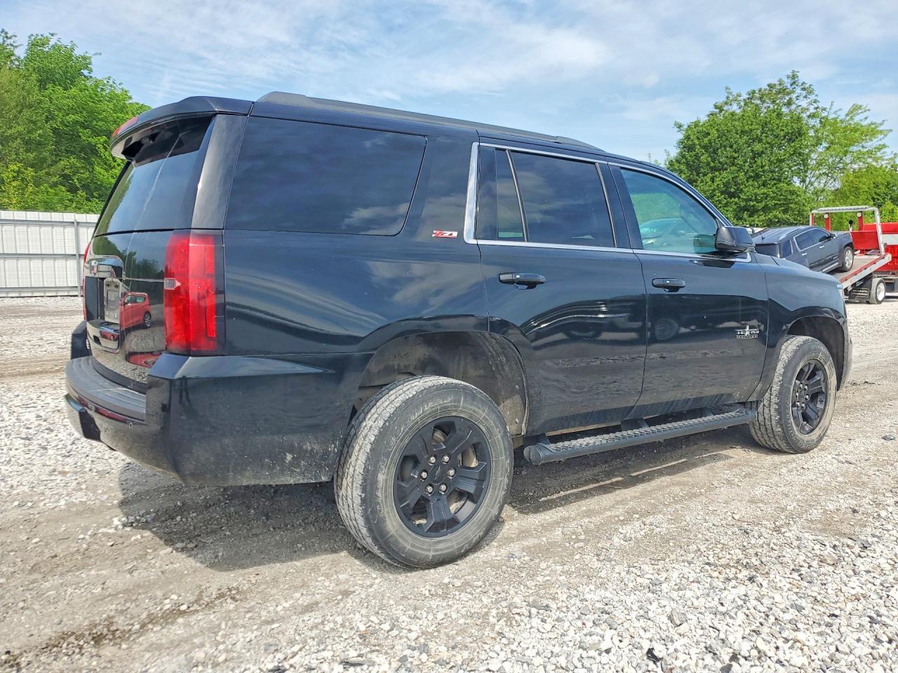 2017 Chevrolet Tahoe Lt - zdjęcie 3