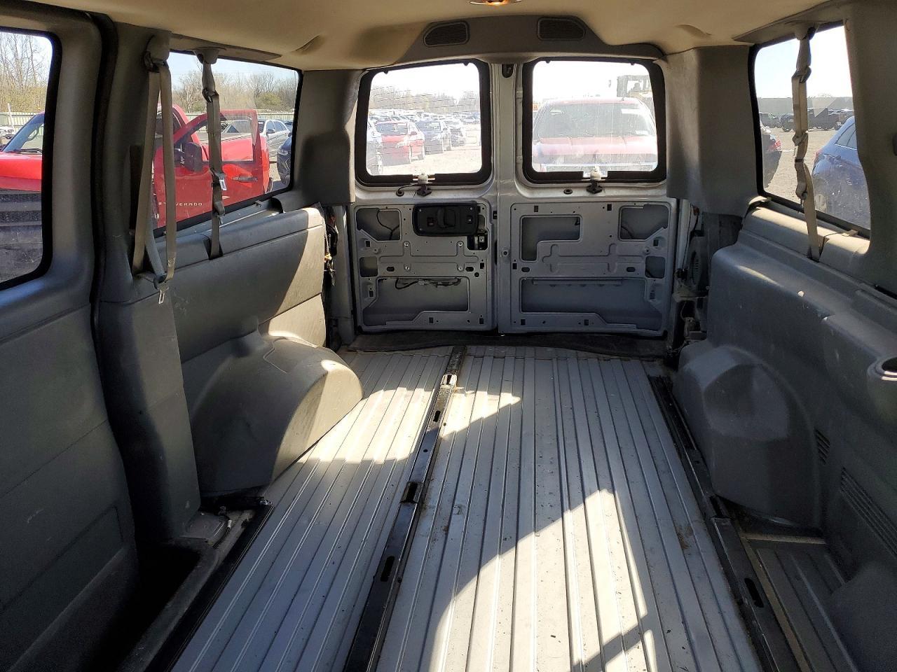 2014 Chevrolet Express G1500 Ls - zdjęcie 10