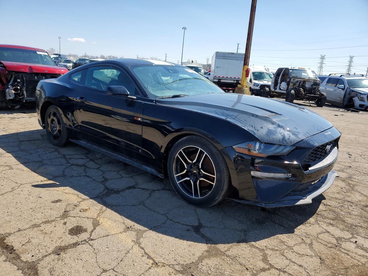 2023 Ford Mustang - zdjęcie 4