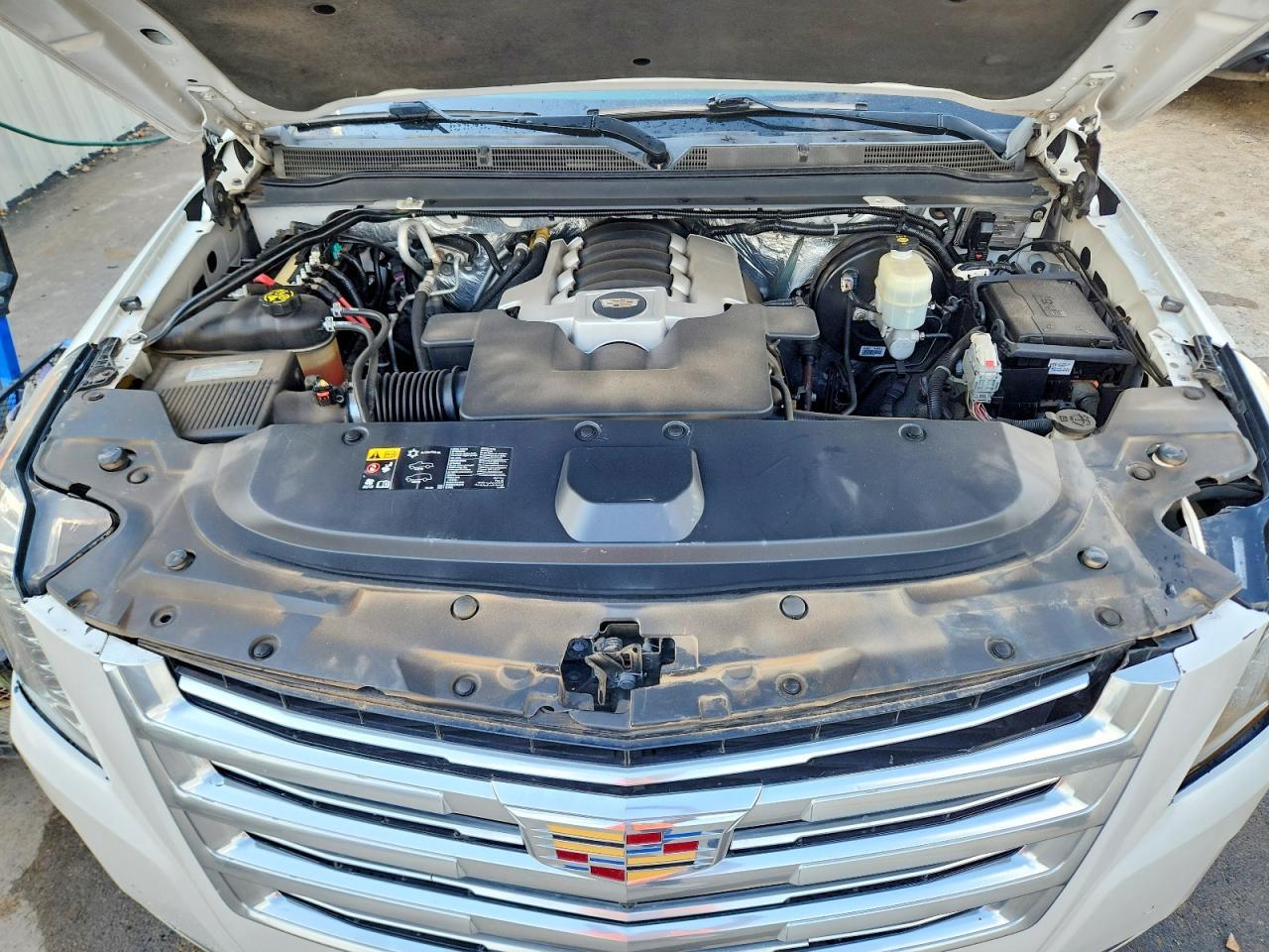 2016 Cadillac Escalade Luxury - zdjęcie 11