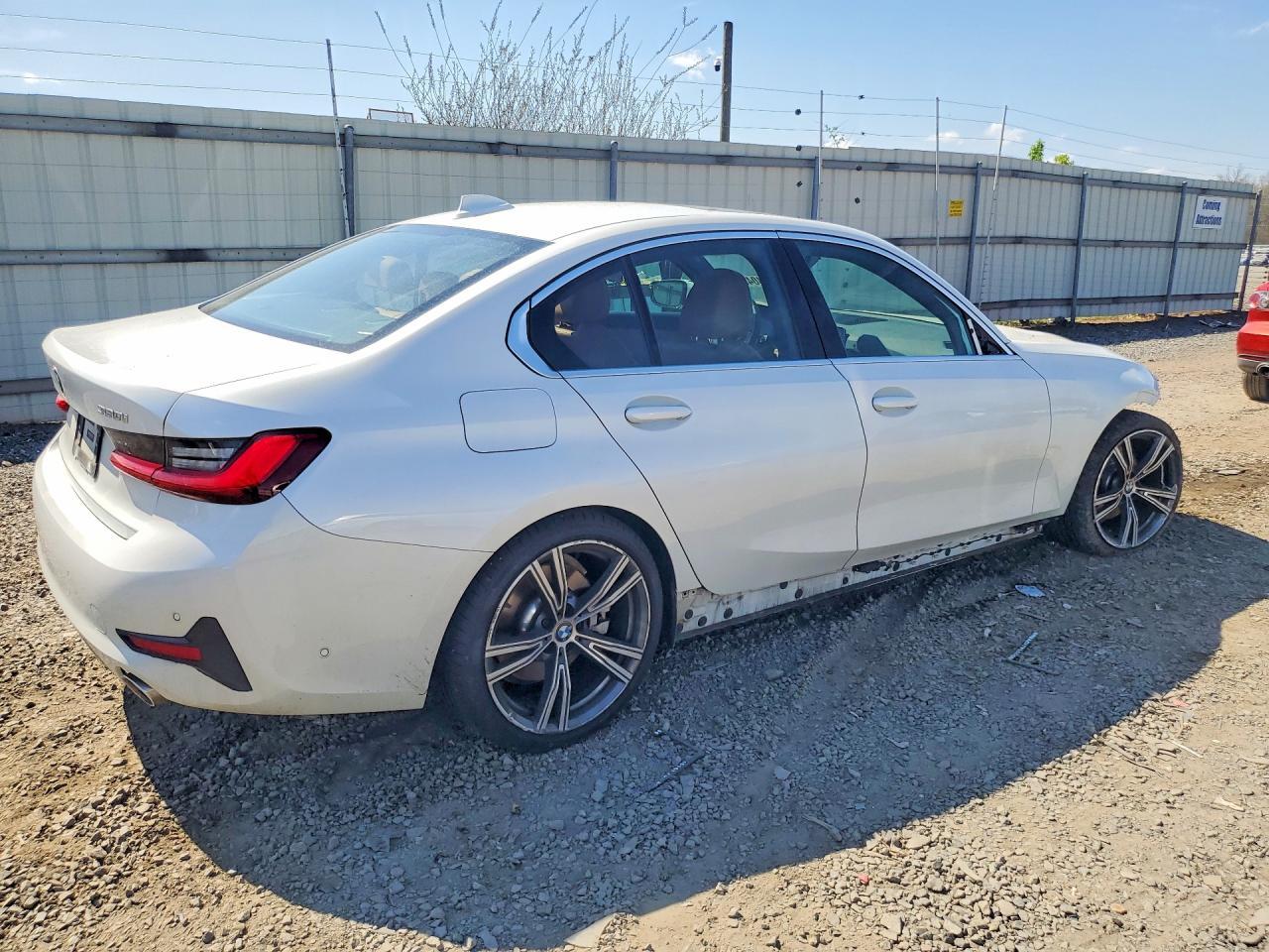 2021 BMW 330Xi - zdjęcie 3