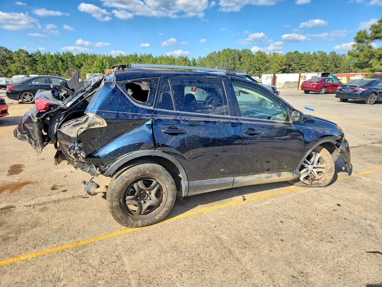 2018 Toyota Rav4 Le - zdjęcie 3