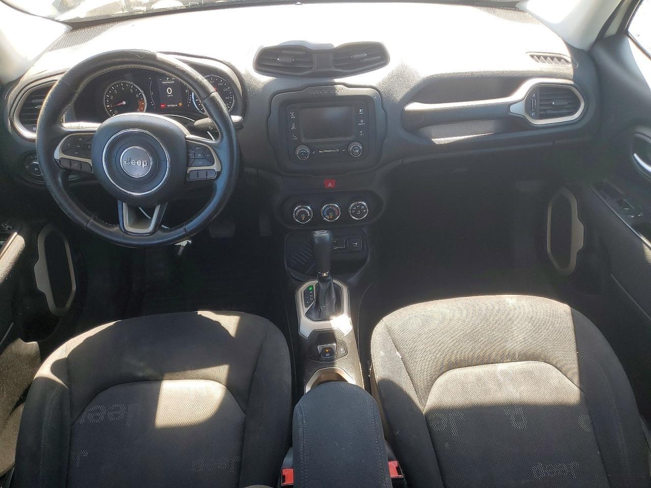 2016 Jeep Renegade Latitude - zdjęcie 8