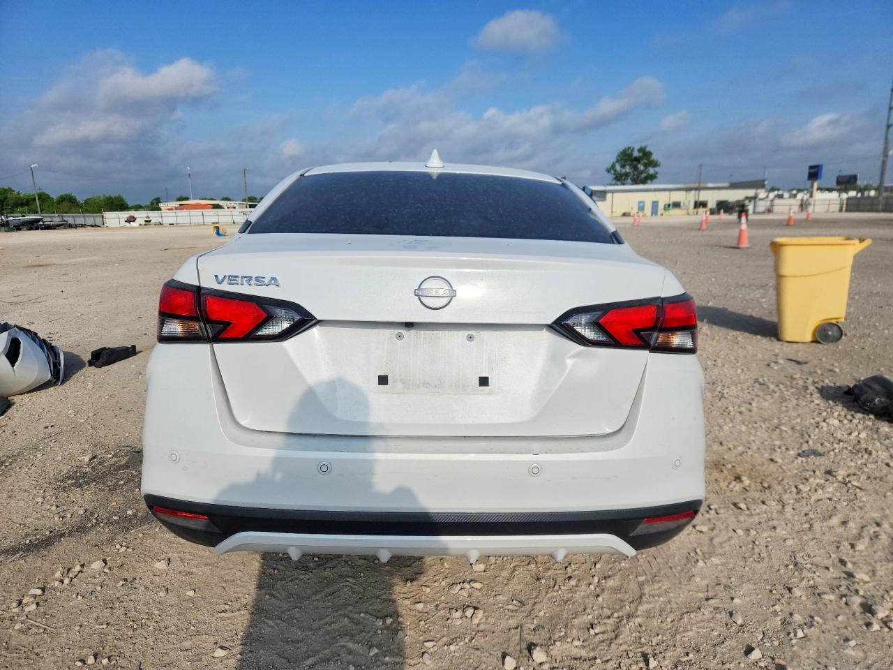 2025 Nissan Versa Sv - zdjęcie 6