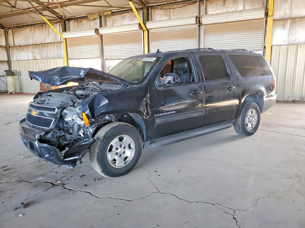 2014 Chevrolet Suburban K1500 Lt - zdjęcie główne