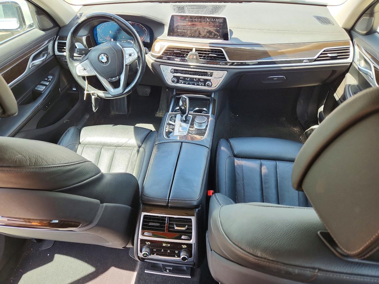 2020 BMW 740 Xi - zdjęcie 8