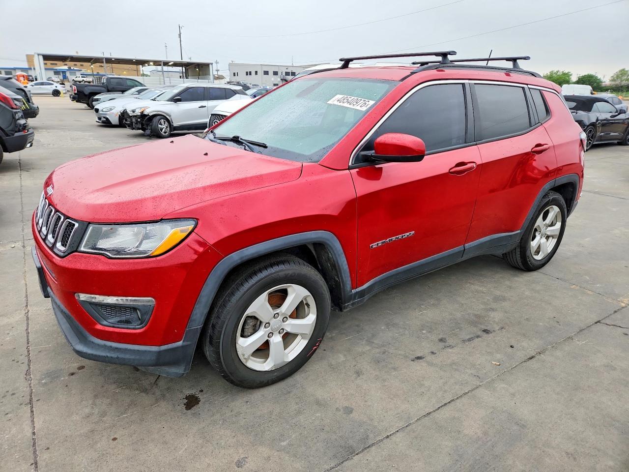 2018 Jeep Compass Latitude - zdjęcie główne