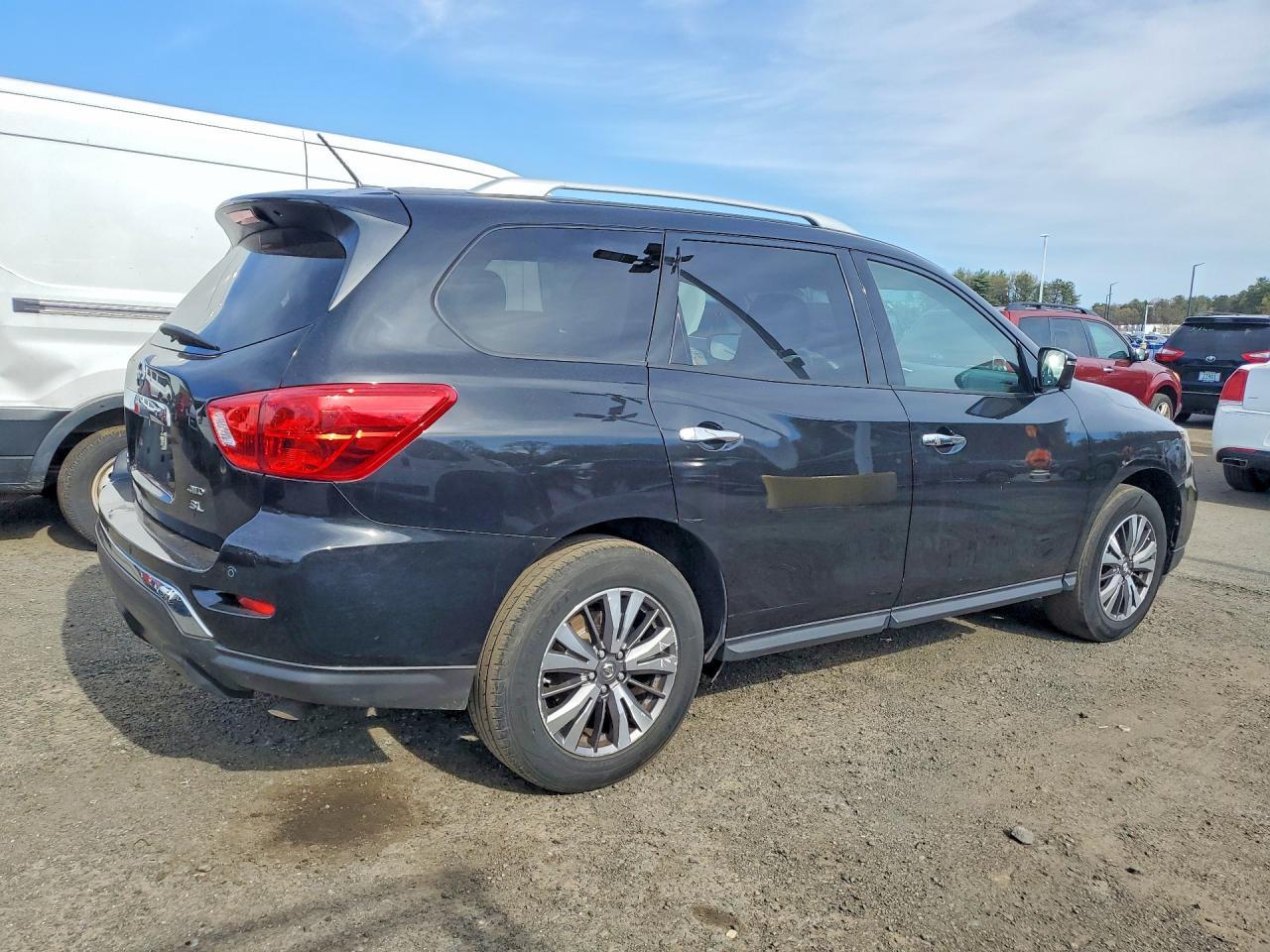 2018 Nissan Pathfinder Sl - zdjęcie 3