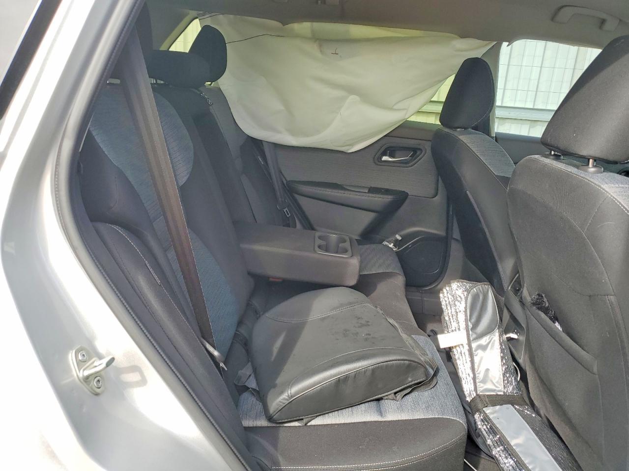 2023 Nissan Rogue Sv - zdjęcie 11