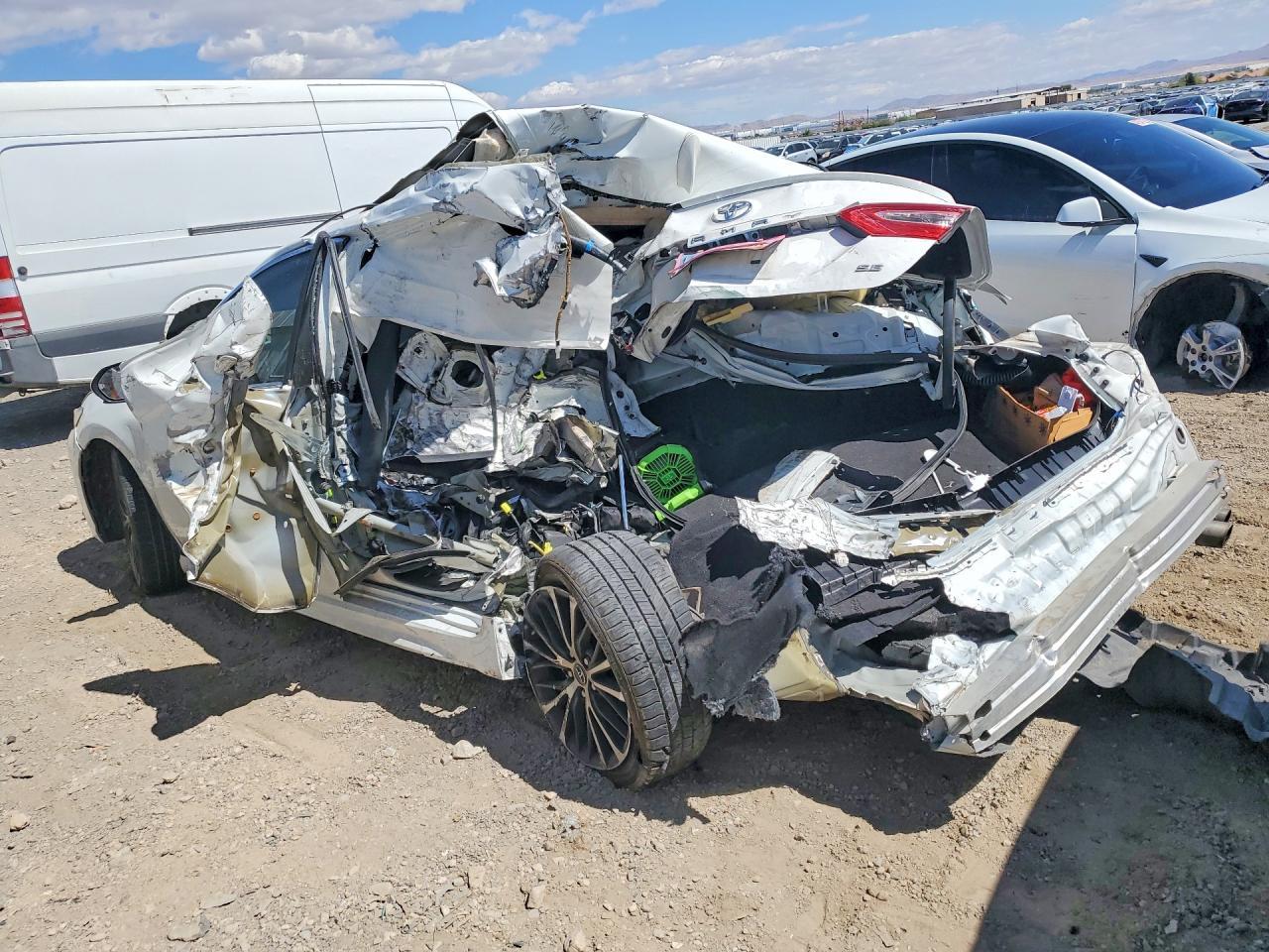 2019 Toyota Camry Se - zdjęcie 2