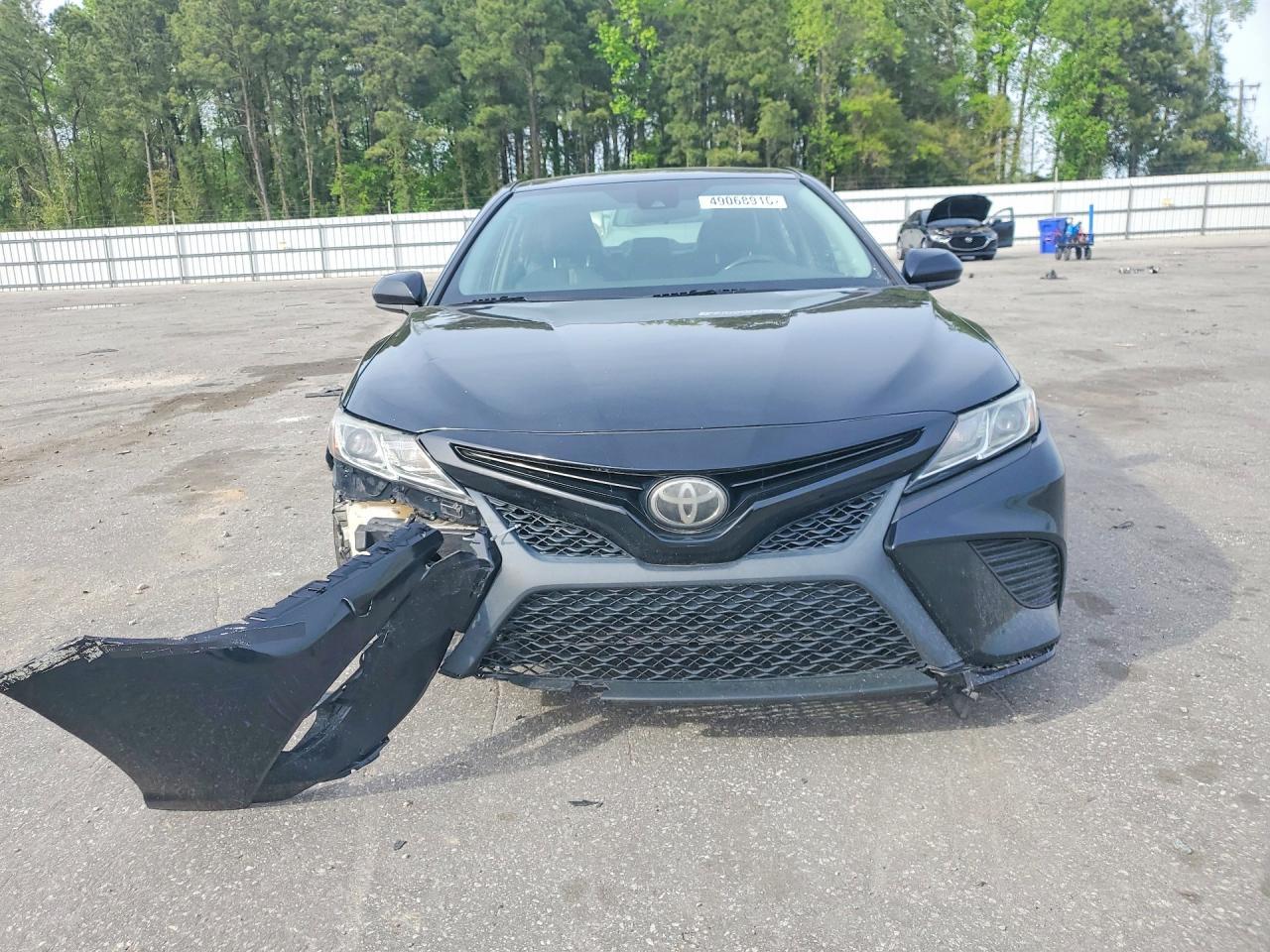 2019 Toyota Camry Se - zdjęcie 5