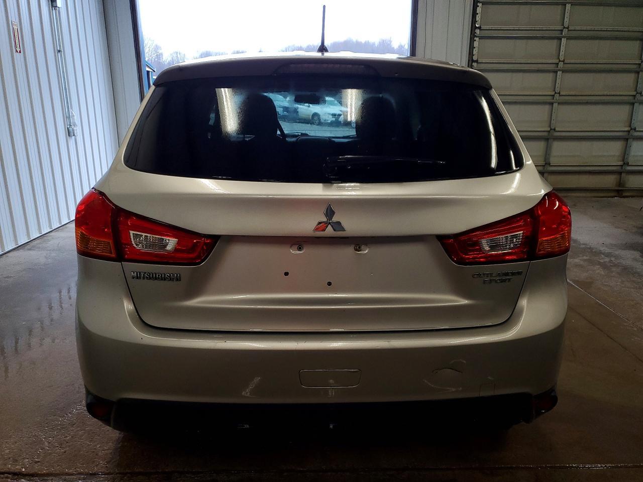 2014 Mitsubishi Outlander Sport Es - zdjęcie 6