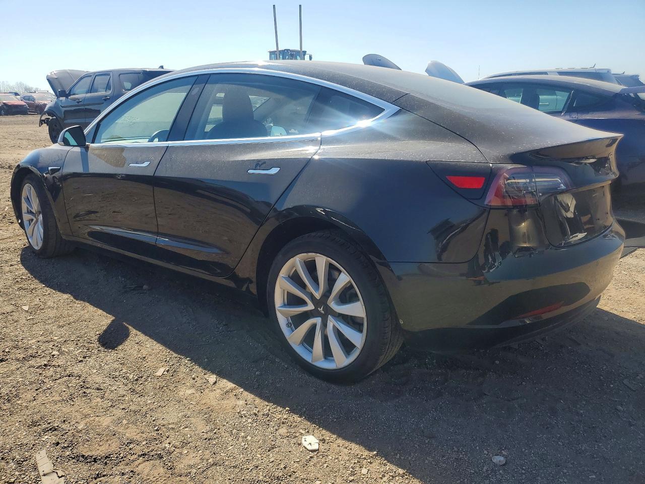 2018 Tesla Model 3 - zdjęcie 2