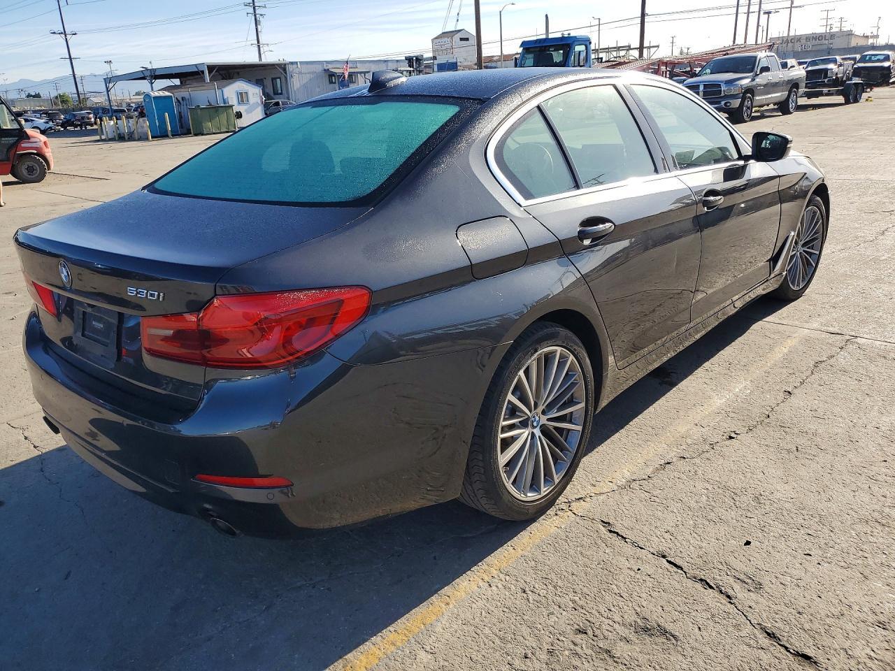 2020 BMW 530 I - zdjęcie 3