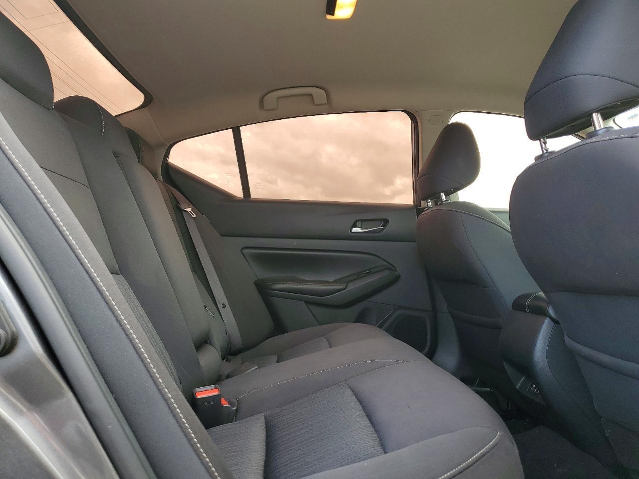 2021 Nissan Altima 2.5 Sv - zdjęcie 10