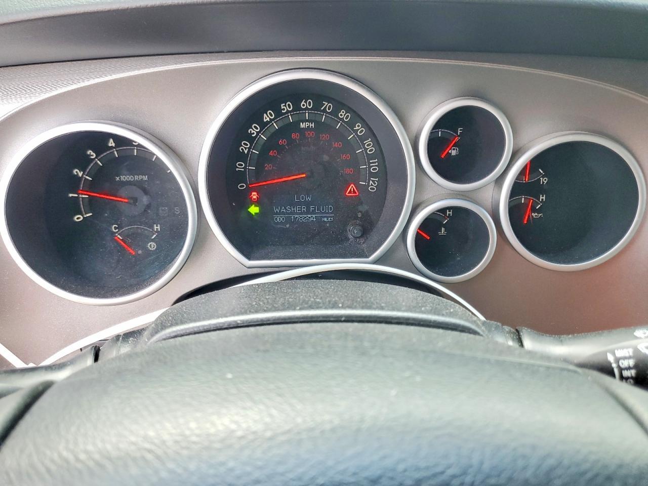 2014 Toyota Sequoia Limited - zdjęcie 9
