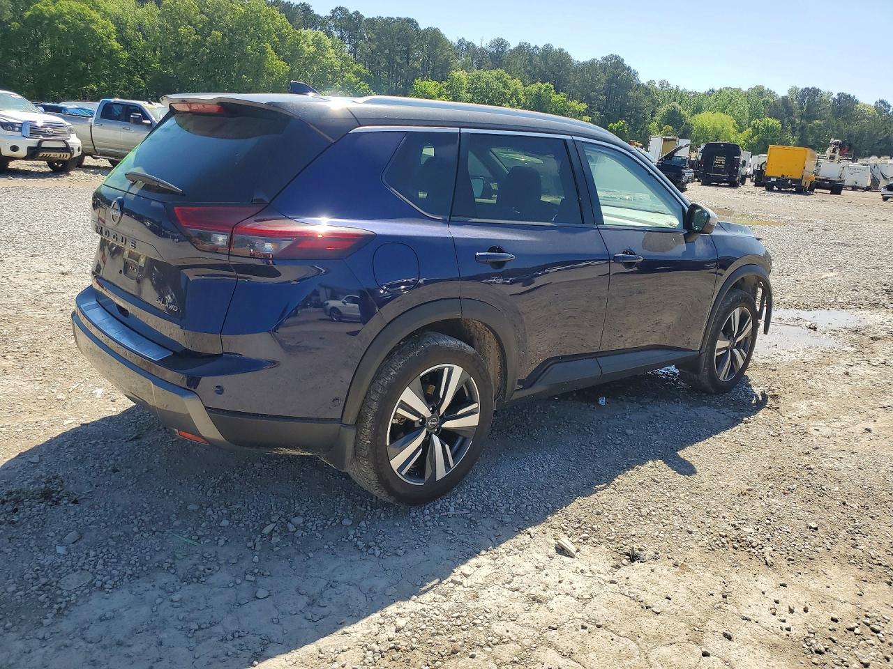 2025 Nissan Rogue Sl - zdjęcie 3