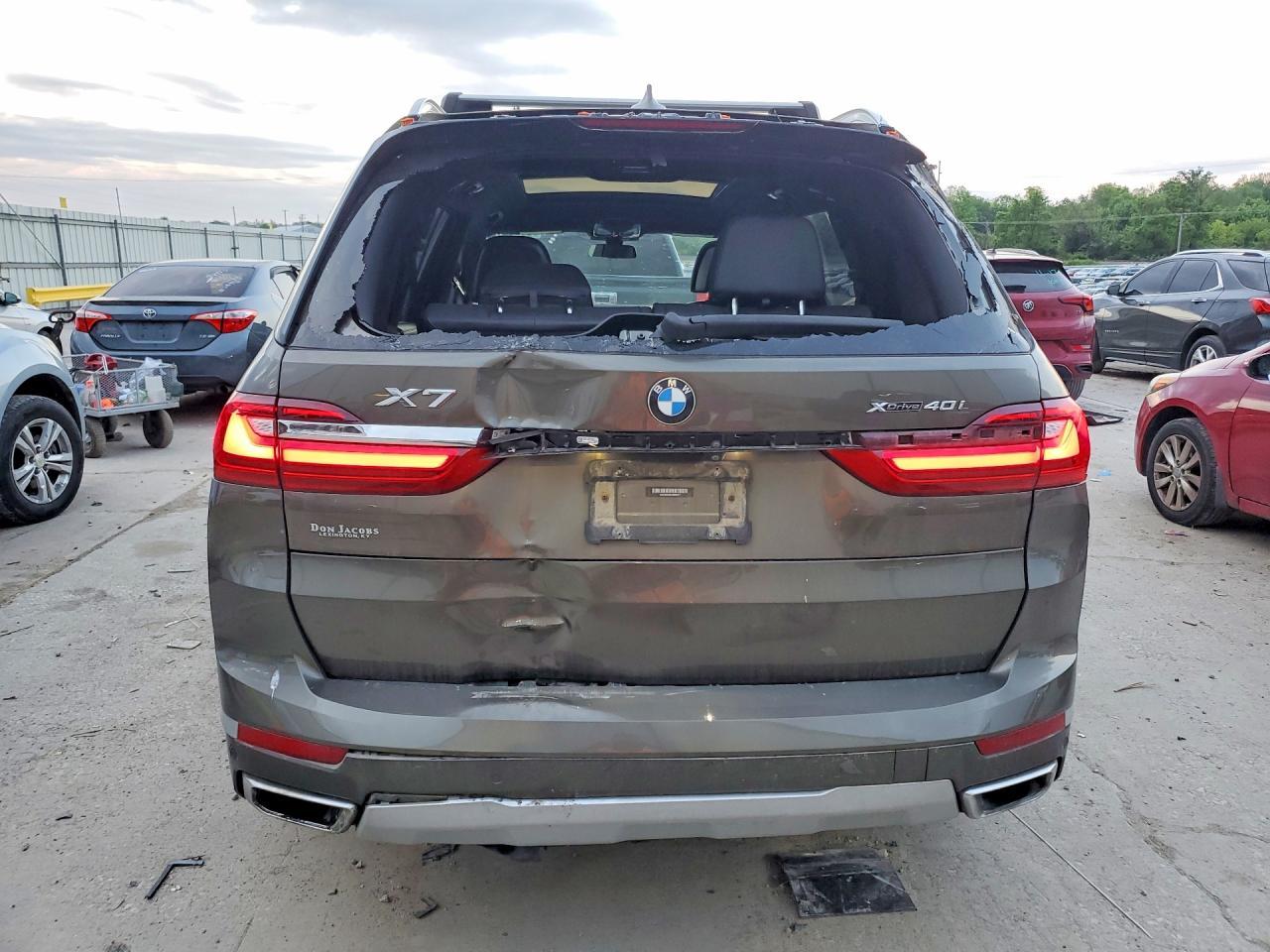 2020 BMW X7 xDrive40I - zdjęcie 6