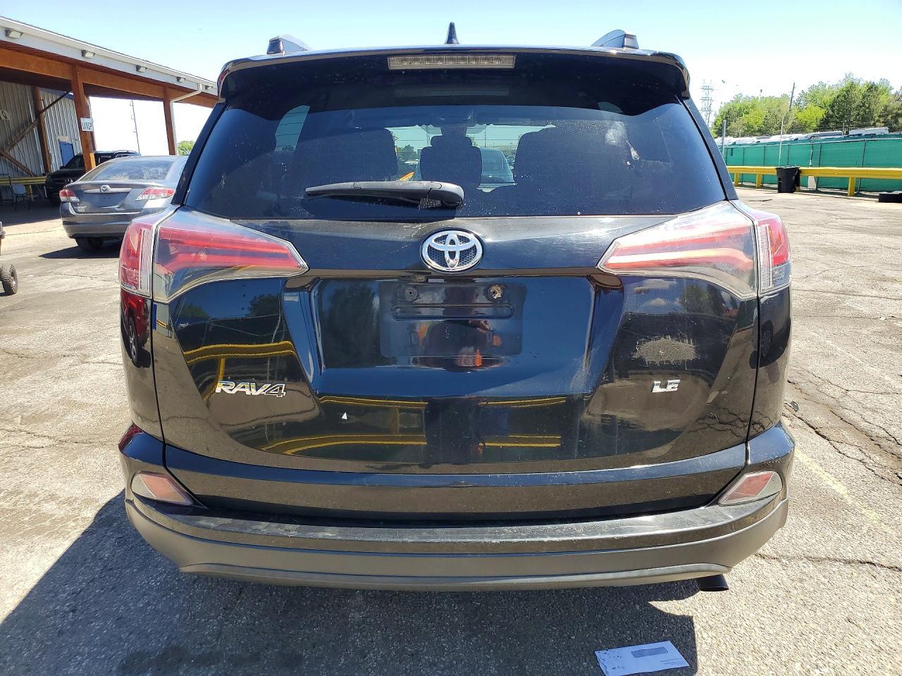 2017 Toyota Rav4 Le - zdjęcie 6