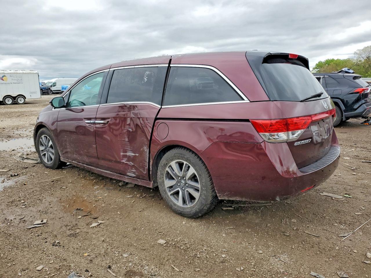 2015 Honda Odyssey Touring - zdjęcie 2