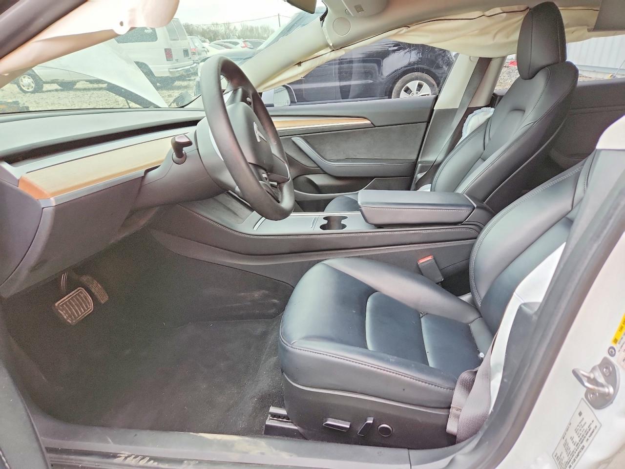 2023 Tesla Model 3 - zdjęcie 7