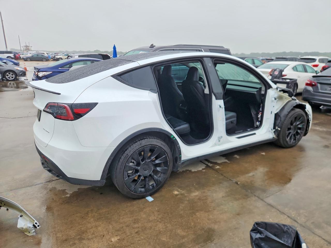 2023 Tesla Model Y - zdjęcie 3