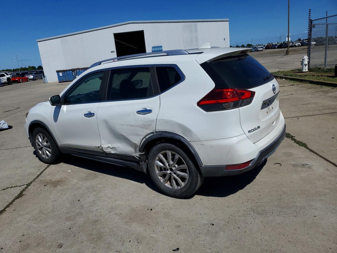 2017 Nissan Rogue Sv - zdjęcie 2