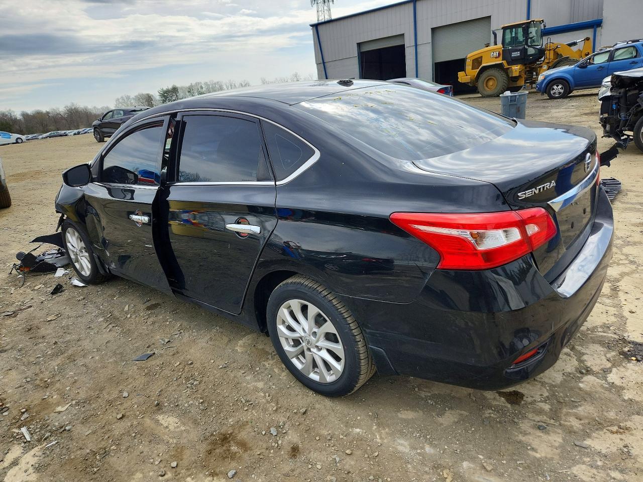 2018 Nissan Sentra Sv - zdjęcie 2