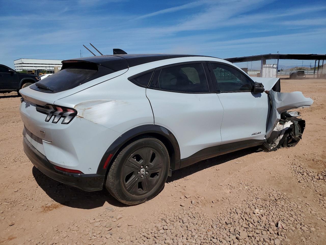 2023 Ford Mustang Mach-E California Route 1 - zdjęcie 3