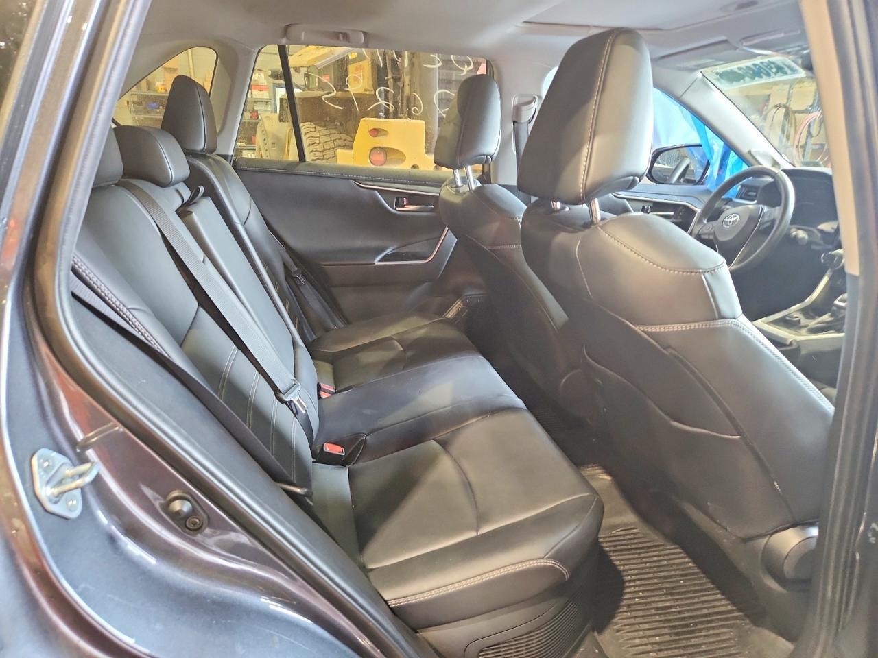 2020 Toyota Rav4 Limited - zdjęcie 10