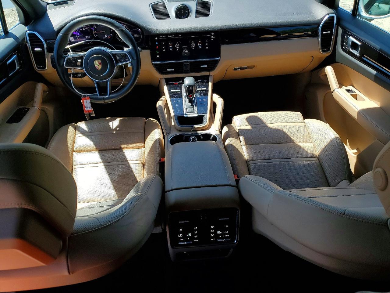 2022 Porsche Cayenne - zdjęcie 8