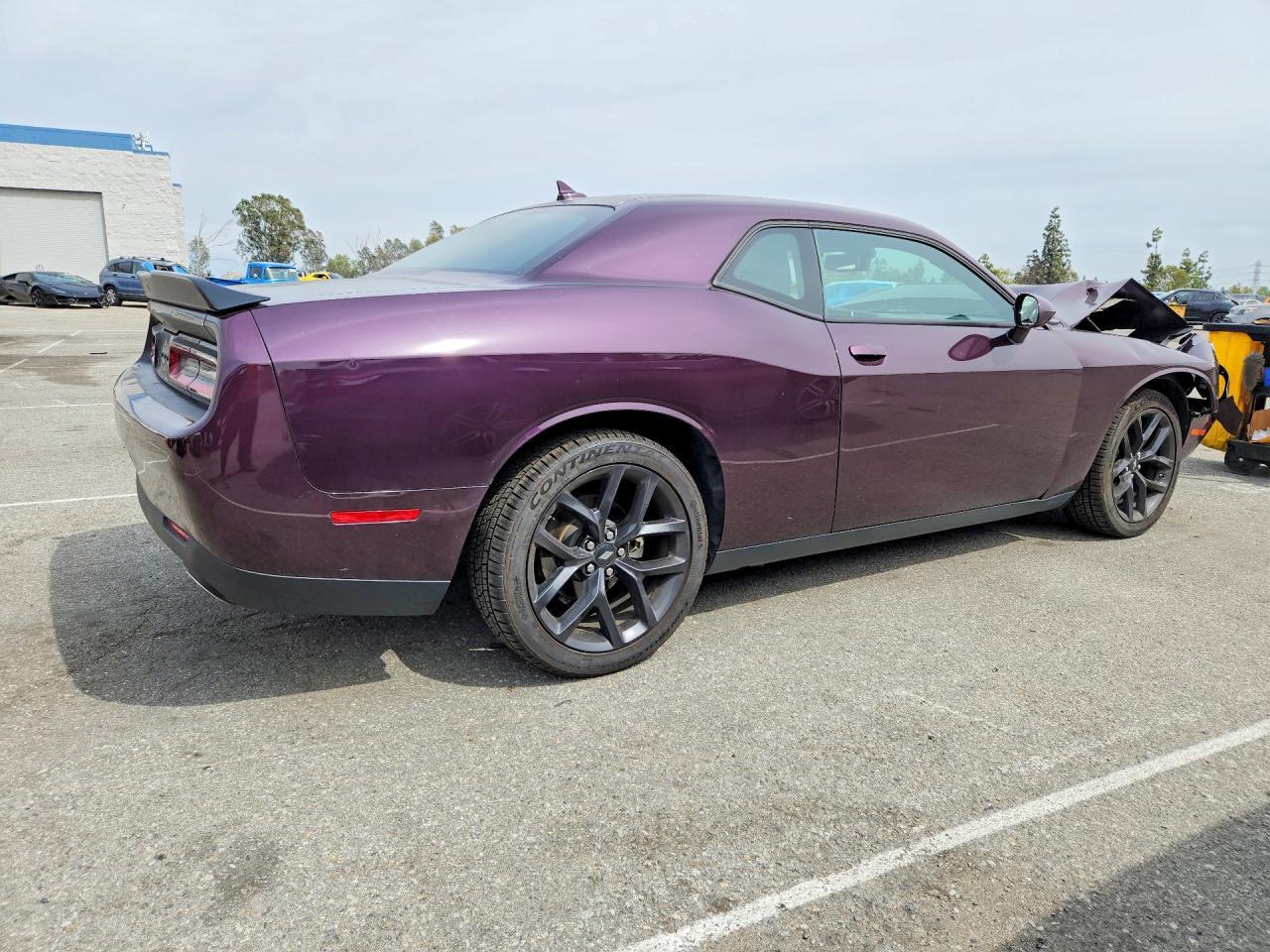 2022 Dodge Challenger Sxt - zdjęcie 3