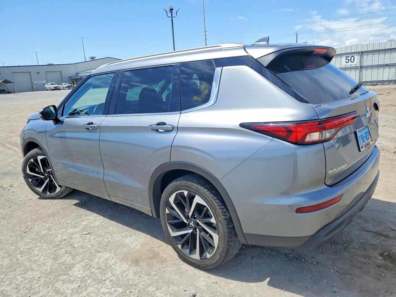 2022 Mitsubishi Outlander Sel - zdjęcie 2
