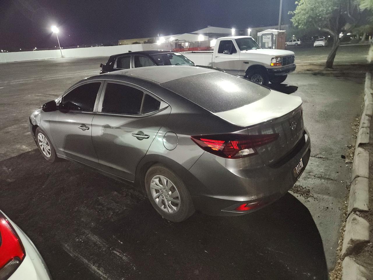 2020 Hyundai Elantra Se - zdjęcie 2