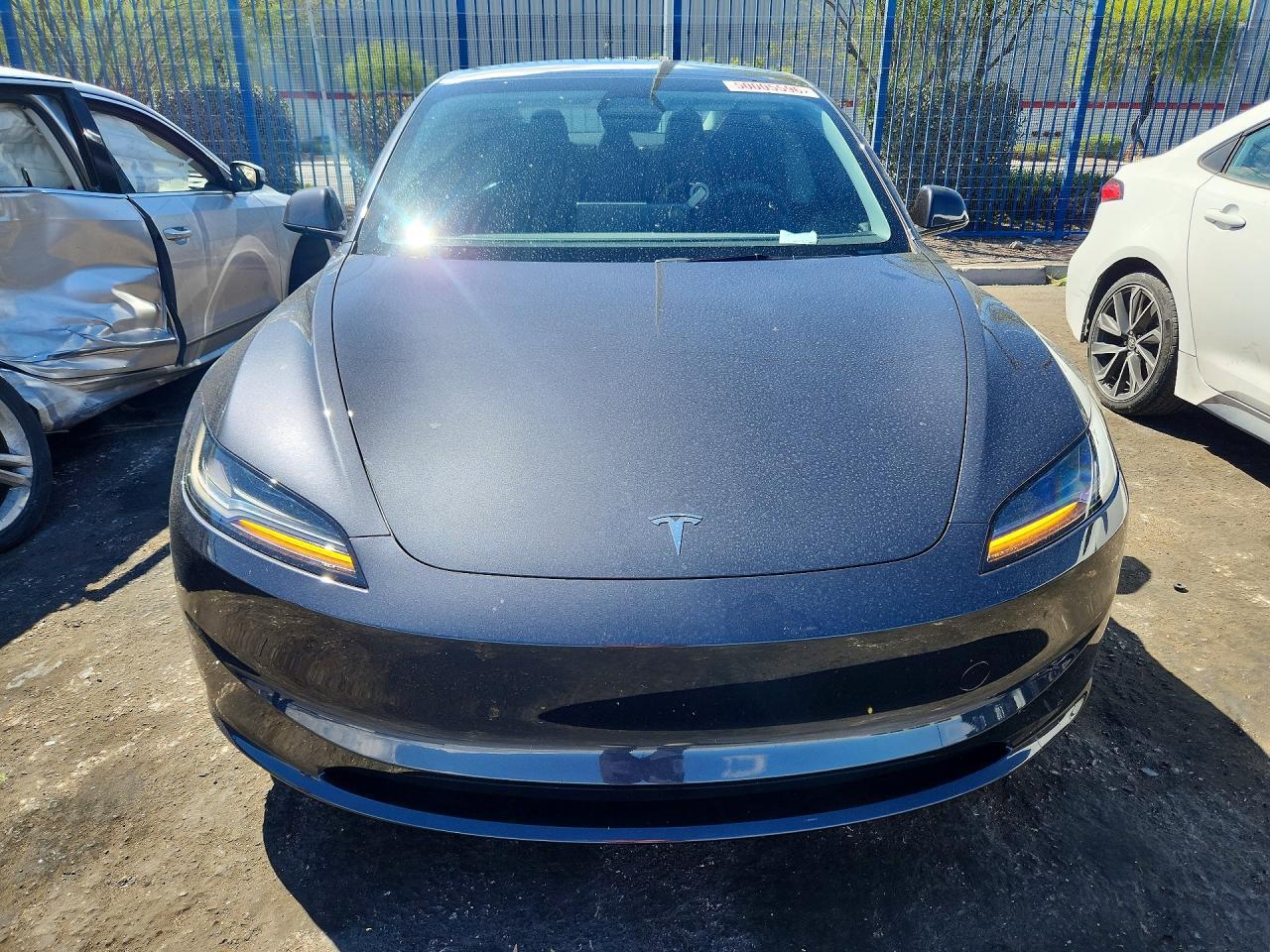 2025 Tesla Model 3 - zdjęcie 5