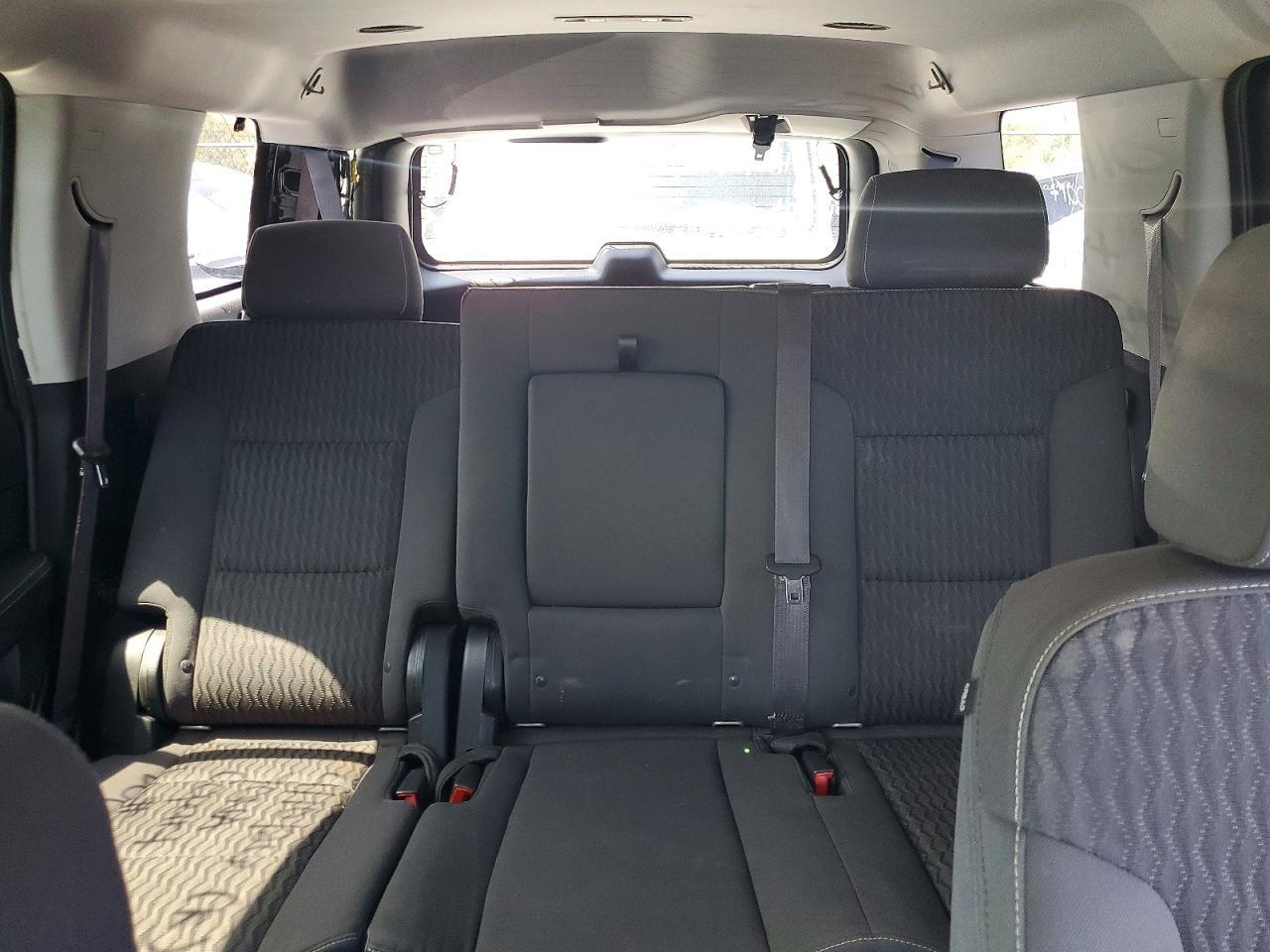 2015 Chevrolet Tahoe C1500 Ls - zdjęcie 10