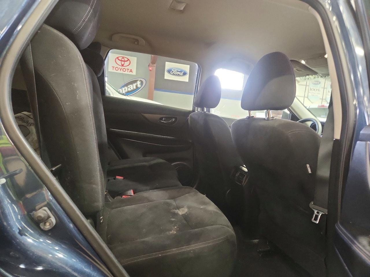 2016 Nissan Rogue S - zdjęcie 11