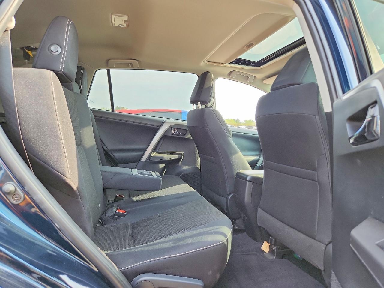 2017 Toyota Rav4 Xle - zdjęcie 10