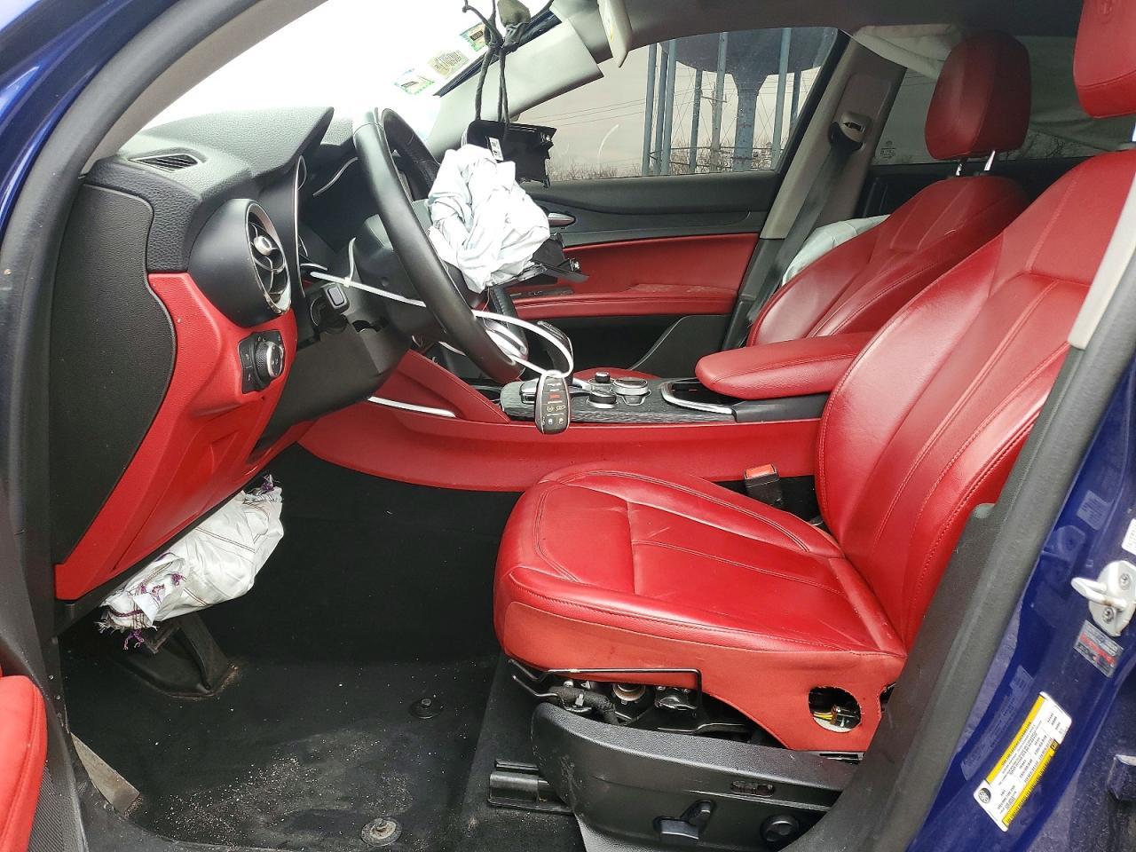 2021 Alfa Romeo Stelvio Sport - zdjęcie 7