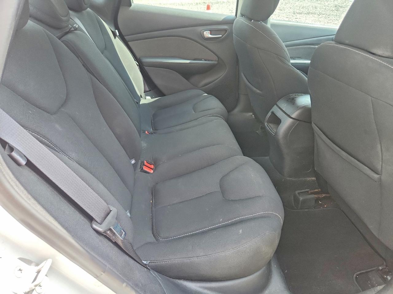 2013 Dodge Dart Sxt - zdjęcie 10