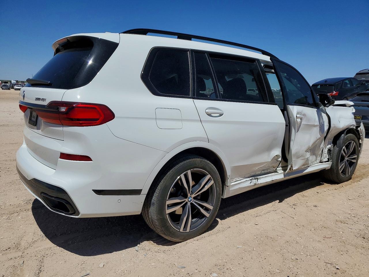 2022 BMW X7 xDrive40I - zdjęcie 3