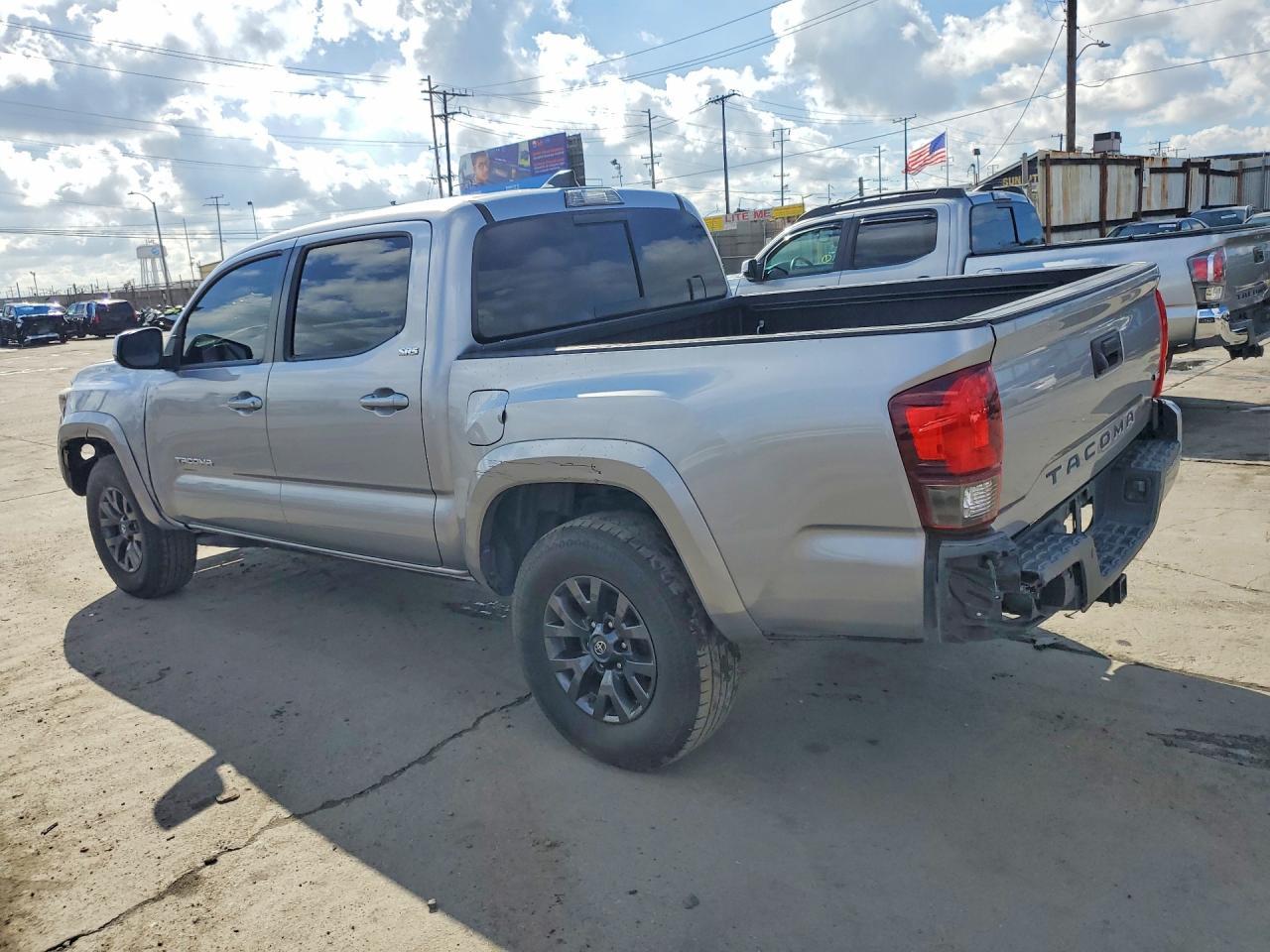 2020 Toyota Tacoma Sr5 V6 - zdjęcie 2