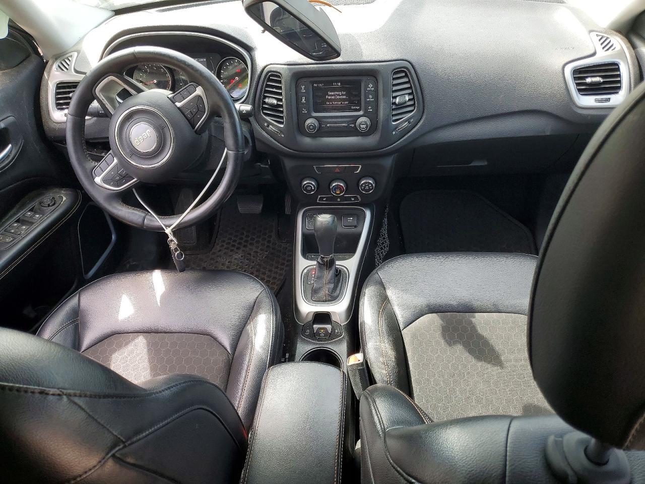 2017 Jeep Compass Latitude - zdjęcie 8