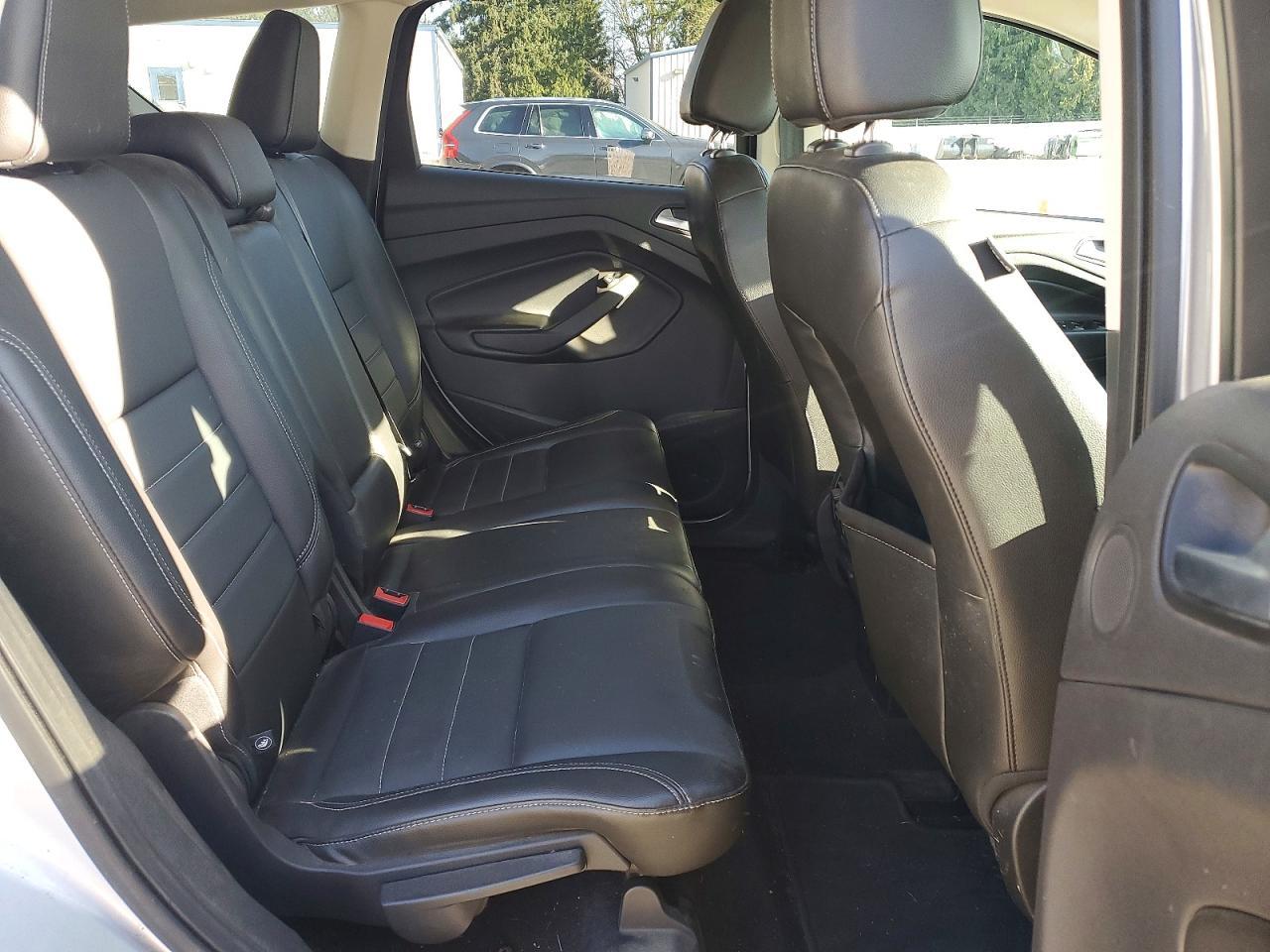 2015 Ford Escape Titanium - zdjęcie 11