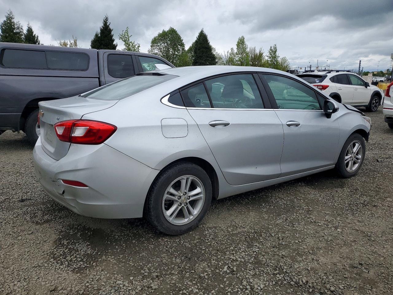 2018 Chevrolet Cruze Lt - zdjęcie 3