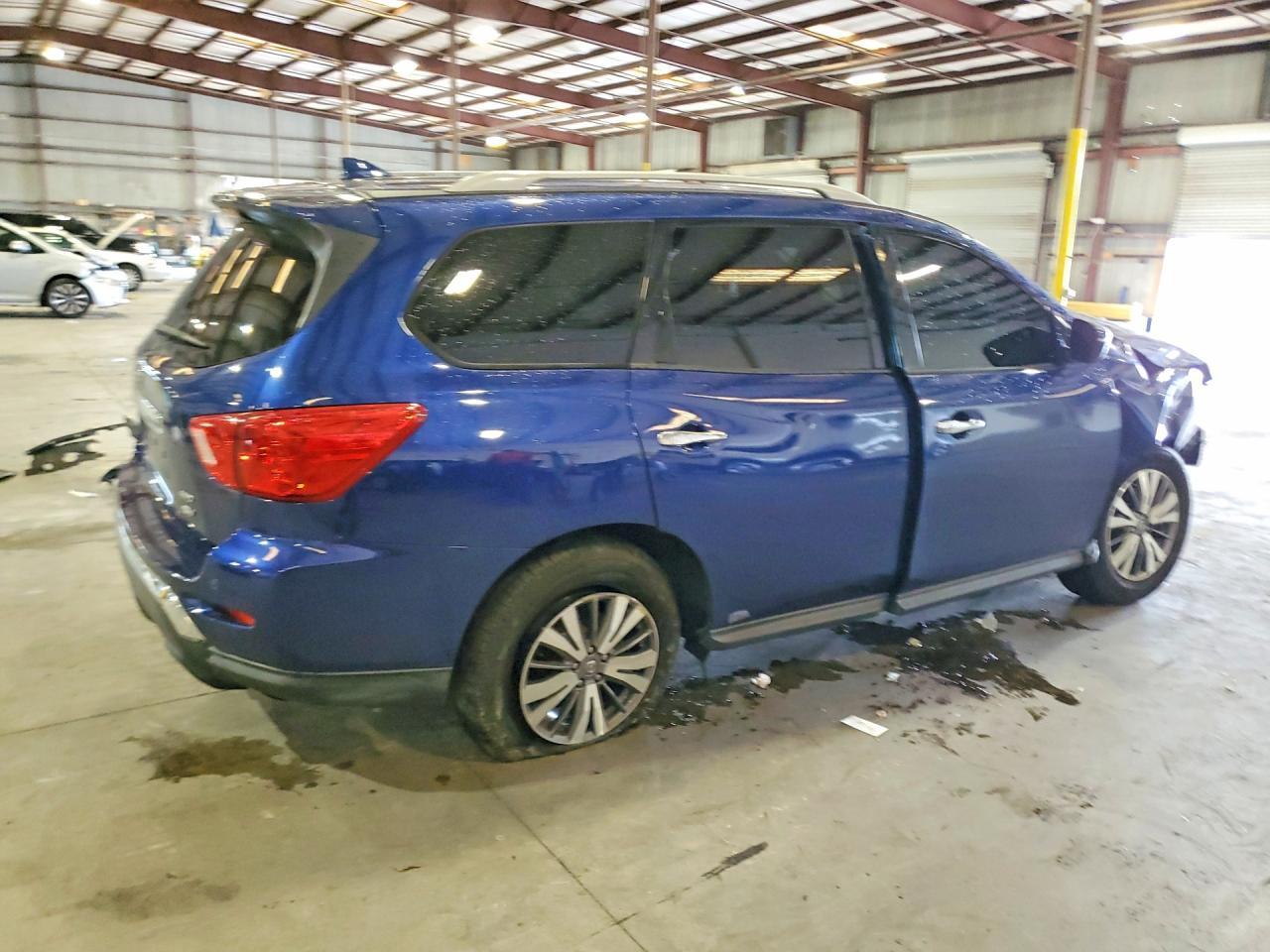 2020 Nissan Pathfinder Sv - zdjęcie 3