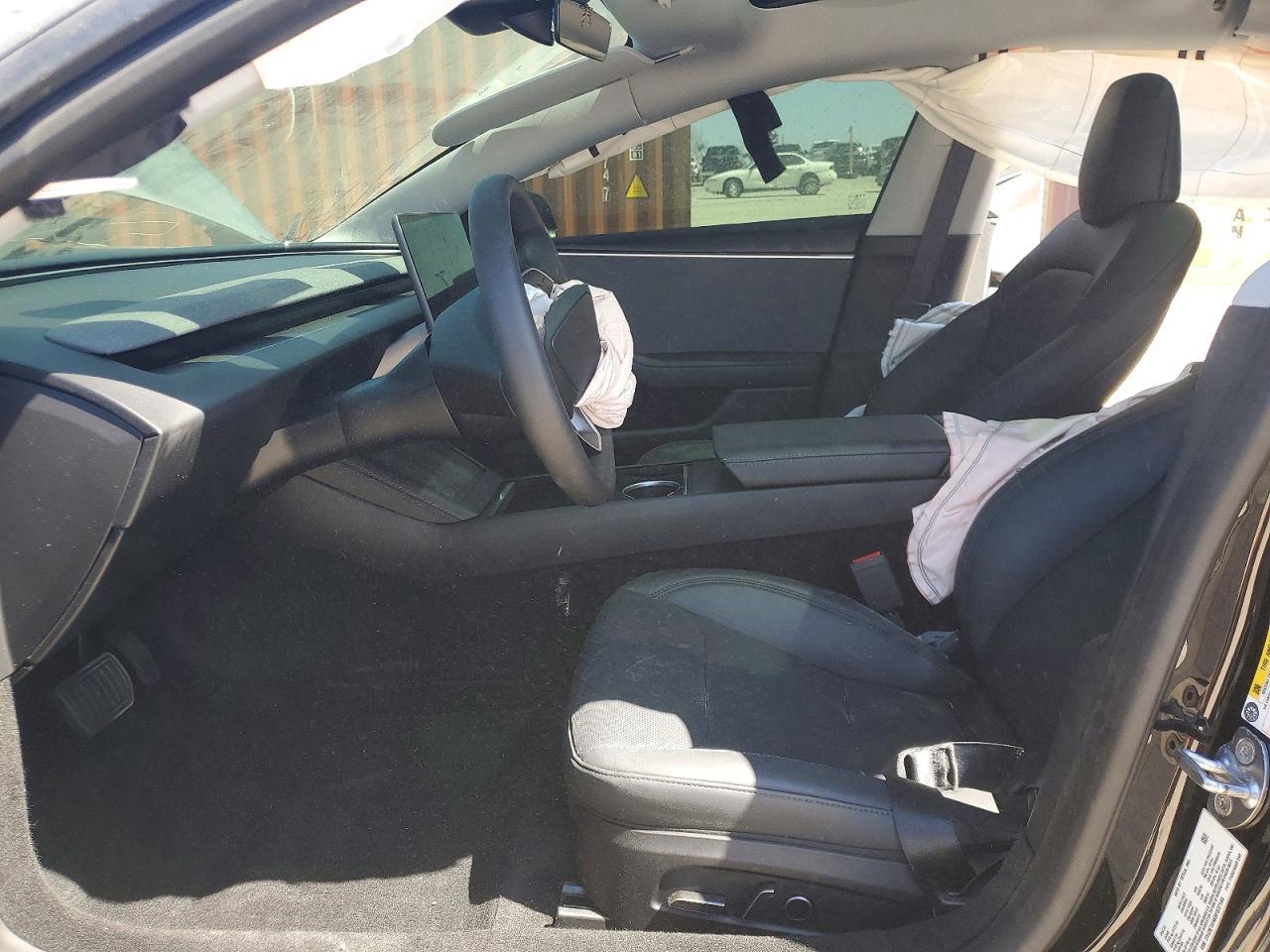 2025 Tesla Model 3 - zdjęcie 7