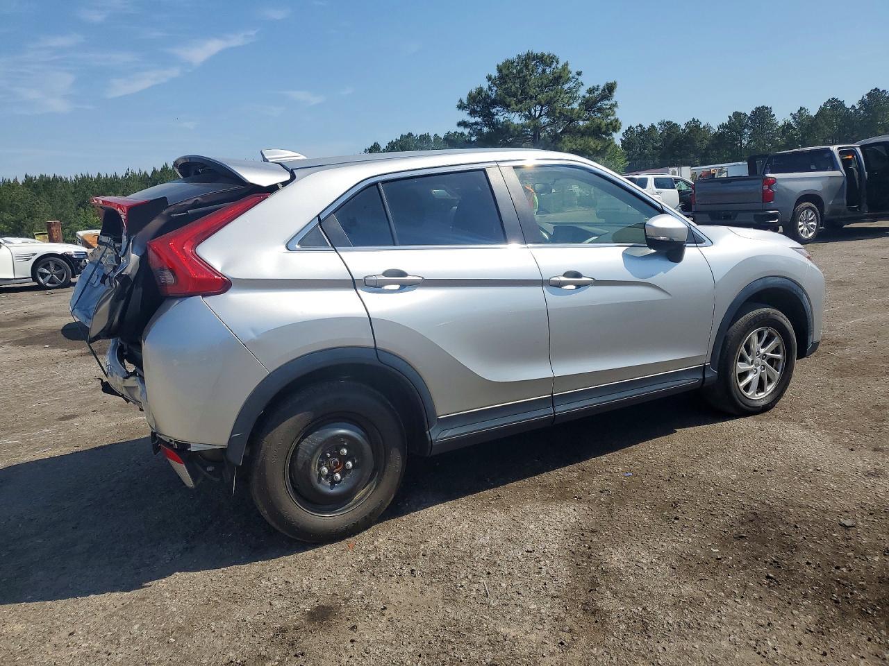 2018 Mitsubishi Eclipse Cross Es - zdjęcie 3